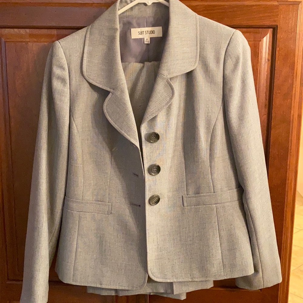 Ladies suit